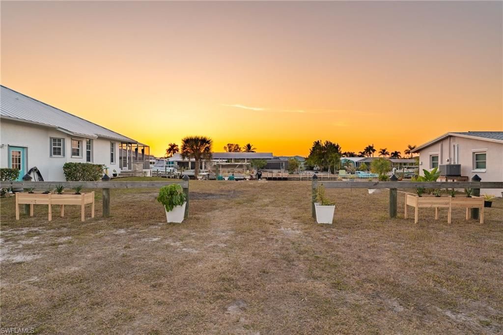 12249 Moon Shell Dr , Matlacha Isles, FL 33991 Photo