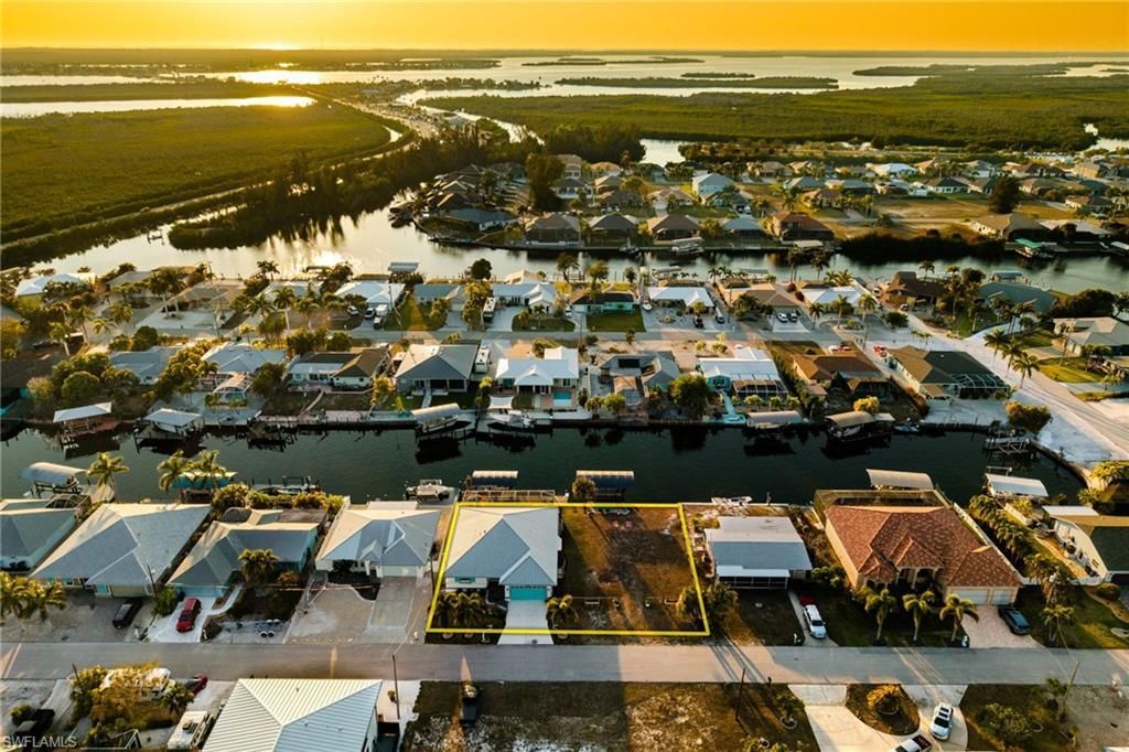 12249 Moon Shell Dr , Matlacha Isles, FL 33991 Photo