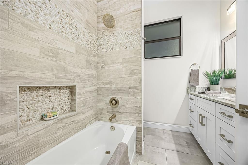 2134 SE 18th Ave , Cape Coral, FL 33990 Photo