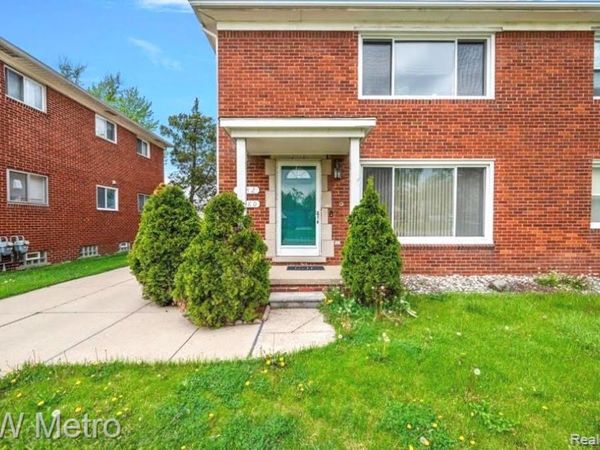 2182 Vernier Road, Grosse Pointe Woods, MI 48236