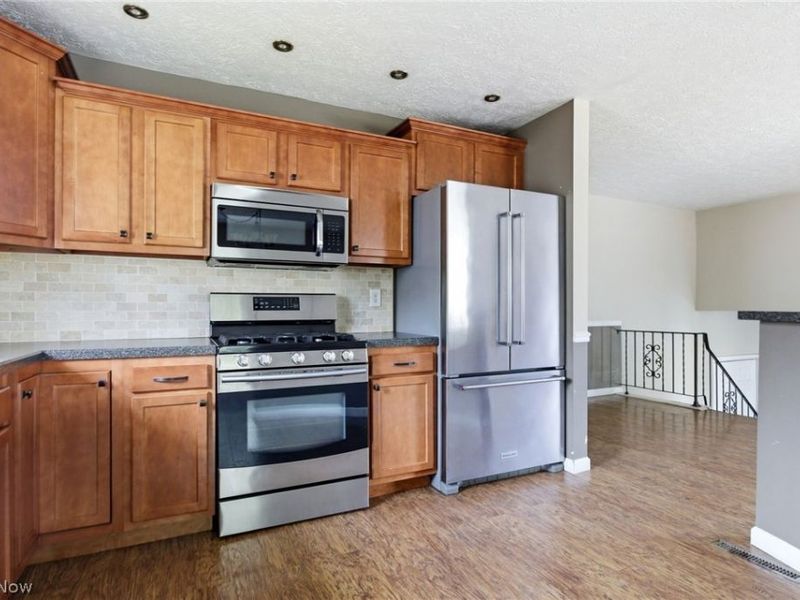 5132 Ridgeglen Circle NW, Canton, OH 44708 Photo 12