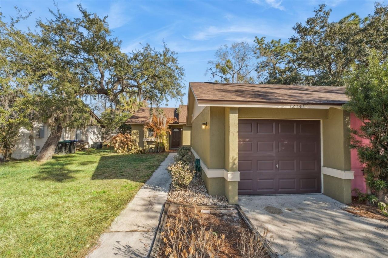 12141 Walden Woods Drive, Orlando, FL 32826 Main Photo