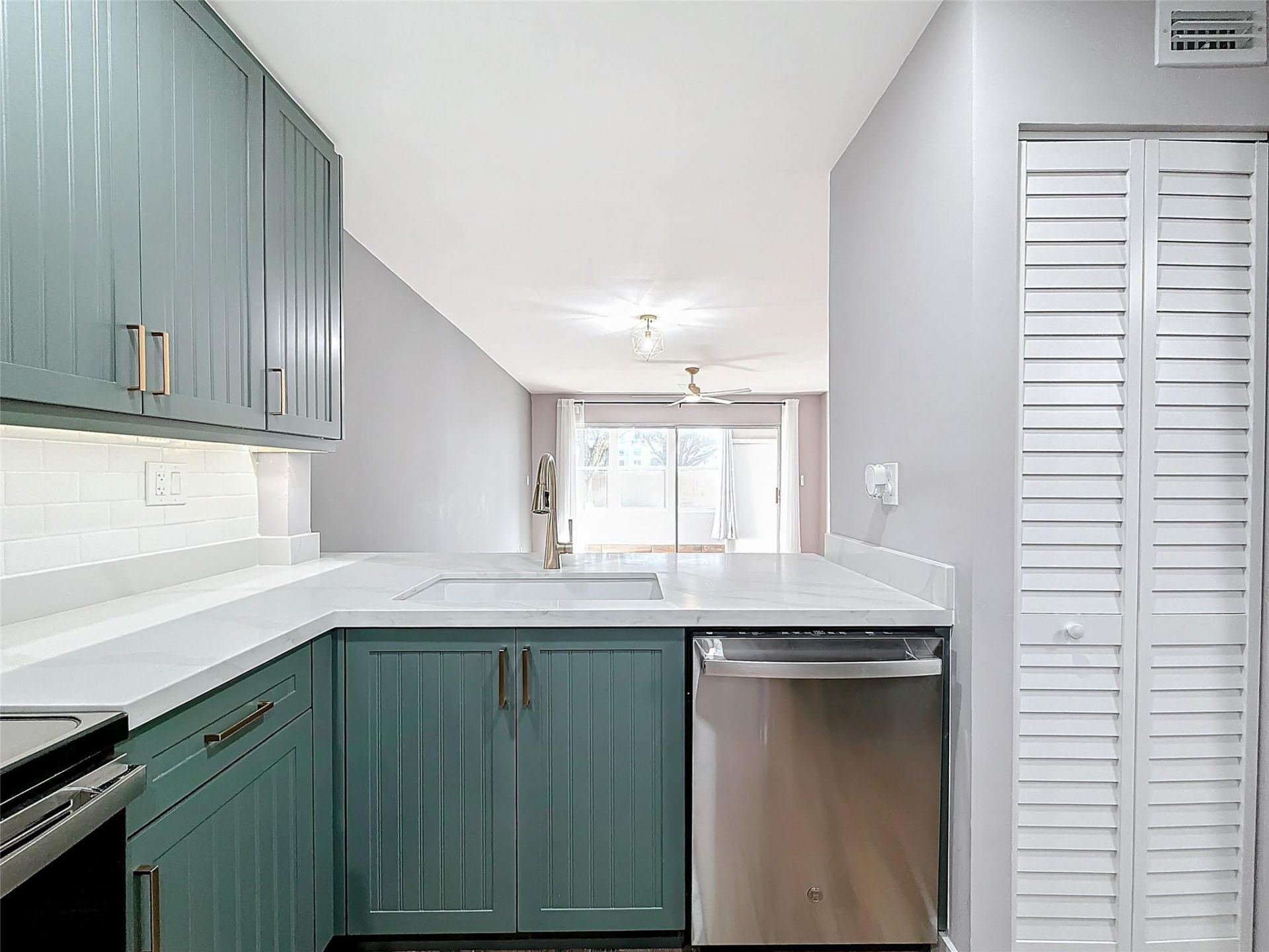 8818 W Mcnab Road, Unit 103, Tamarac, FL 33321 Photo