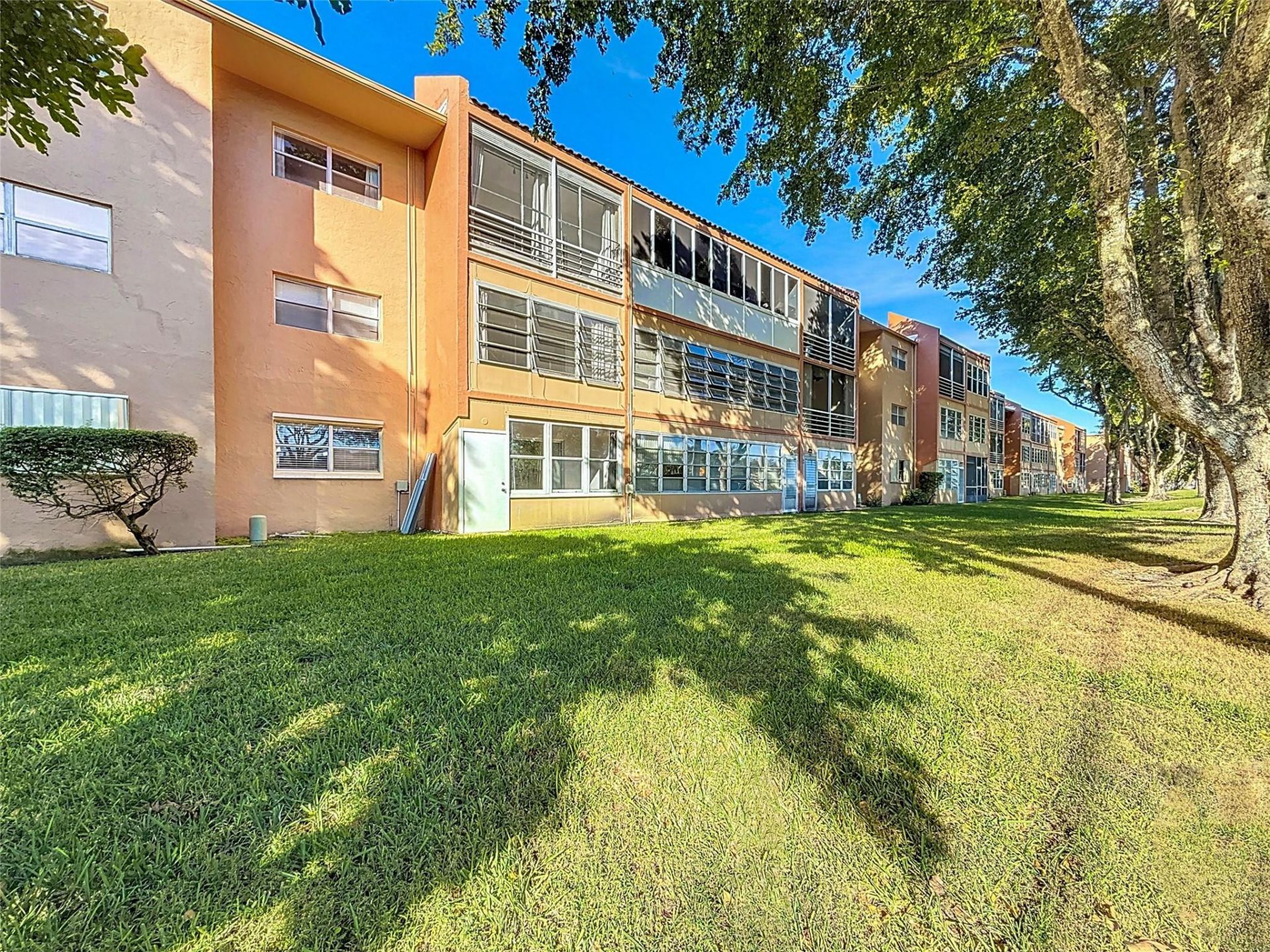 8818 W Mcnab Road, Unit 103, Tamarac, FL 33321 Photo