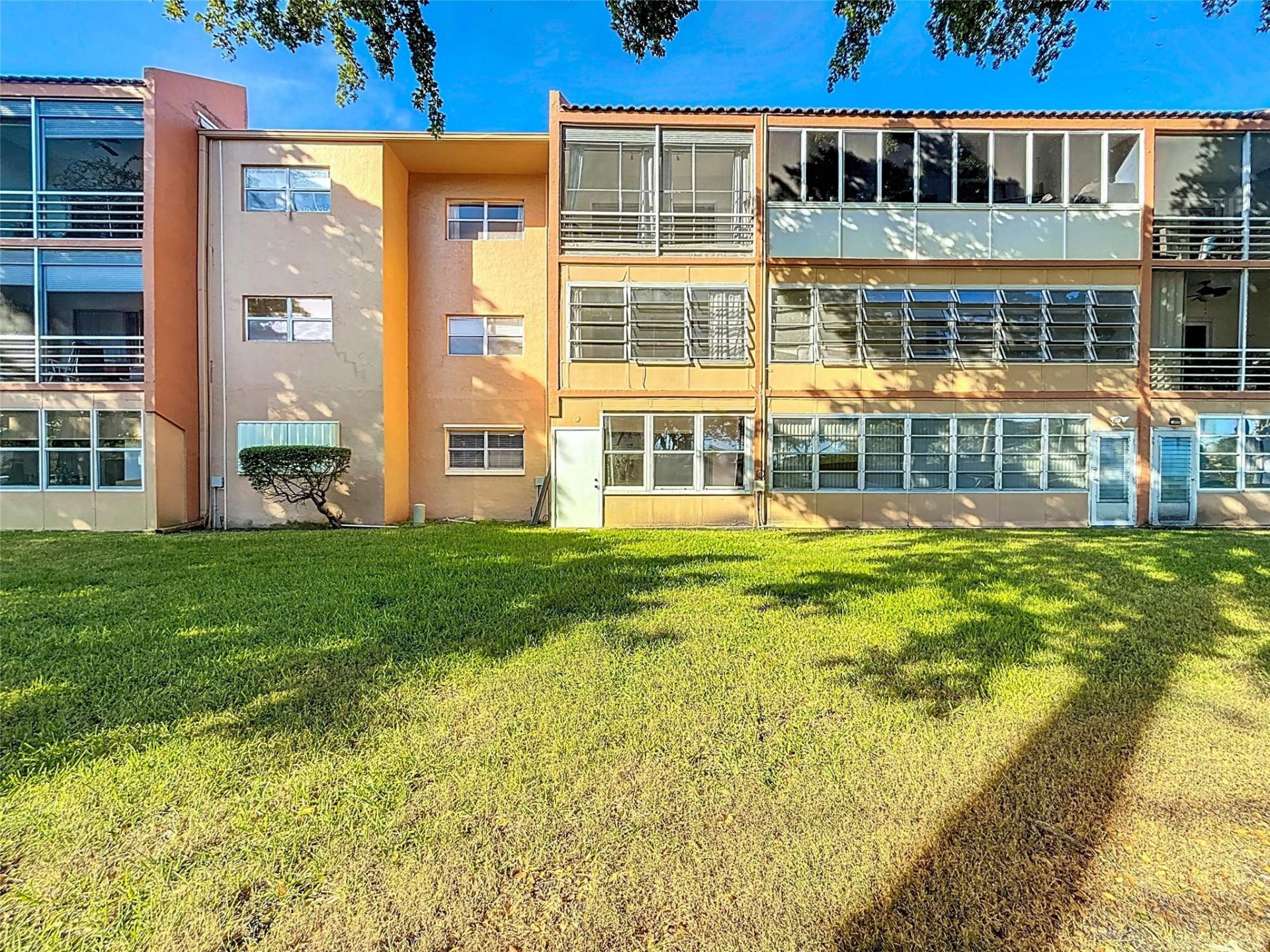 8818 W Mcnab Road, Unit 103, Tamarac, FL 33321 Photo