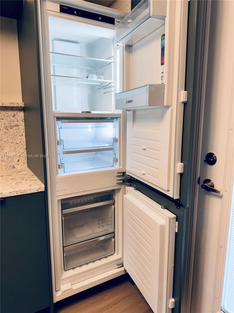 1045 10th St, Unit 302, Miami Beach, FL 33139 Photo