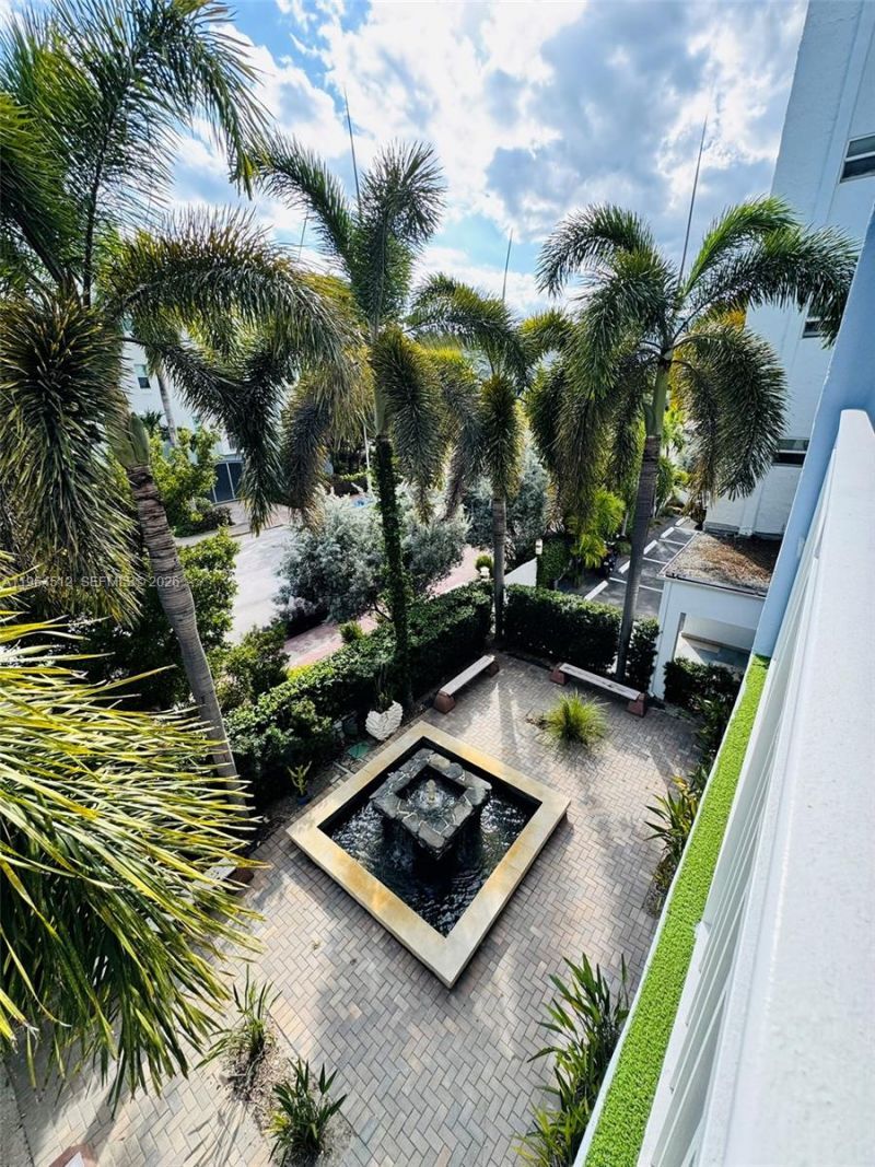 1045 10th St, Unit 302, Miami Beach, FL 33139 Photo