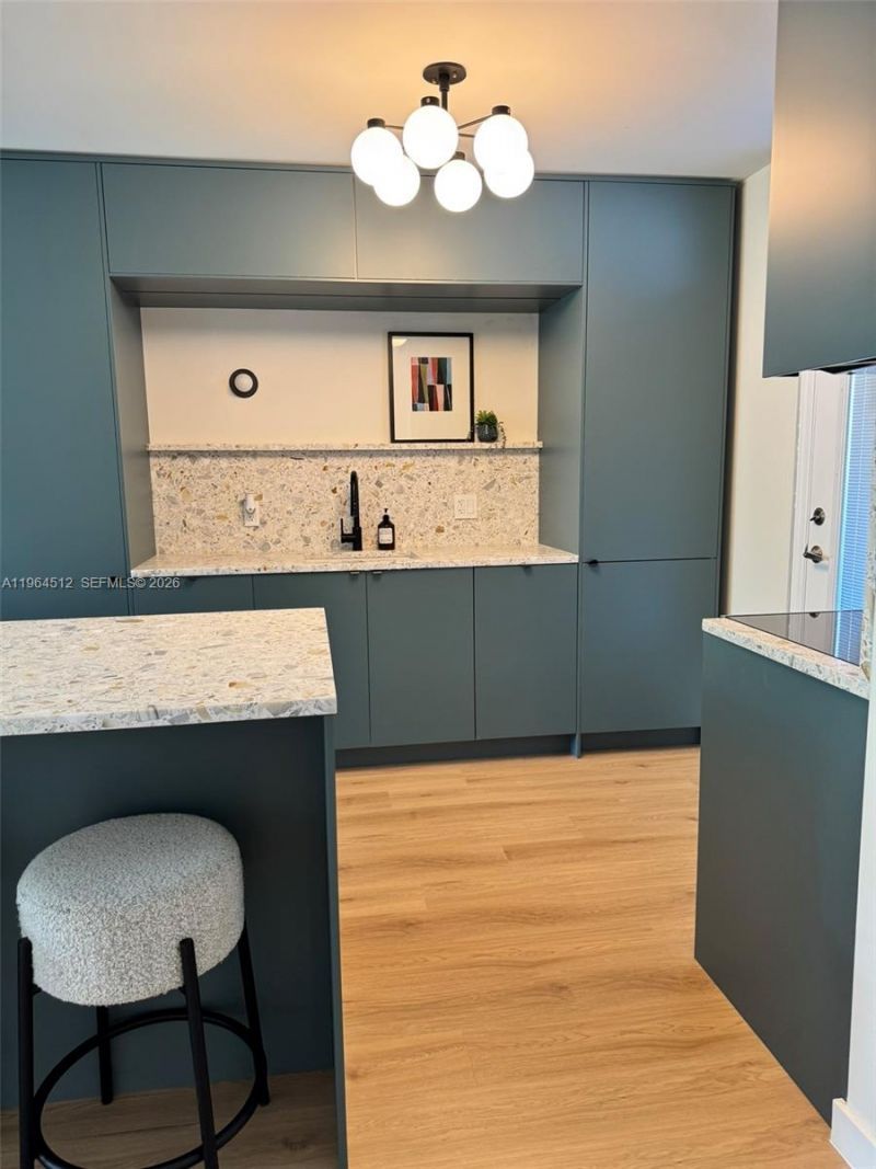 1045 10th St, Unit 302, Miami Beach, FL 33139 Photo