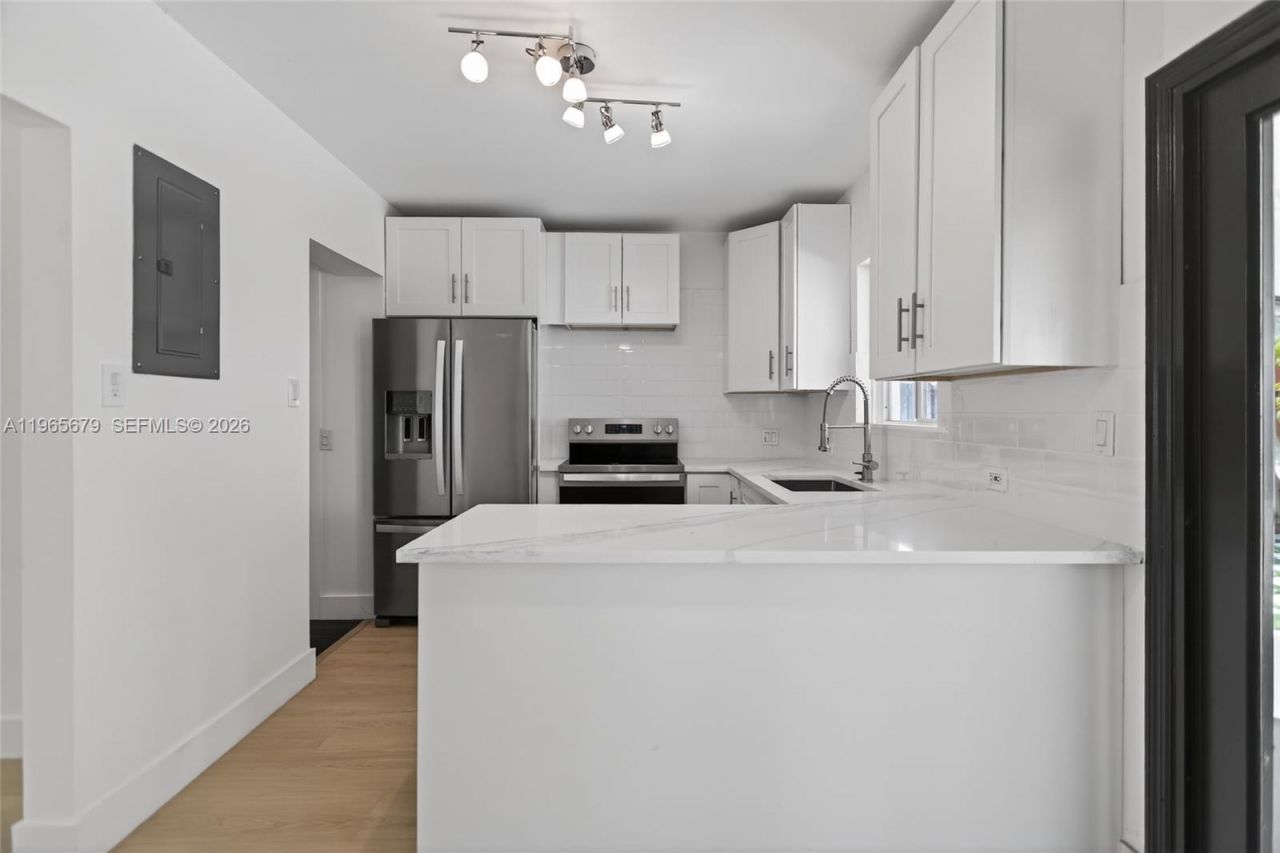 1113 N Victoria Park Rd , Fort Lauderdale, FL 33304 Photo