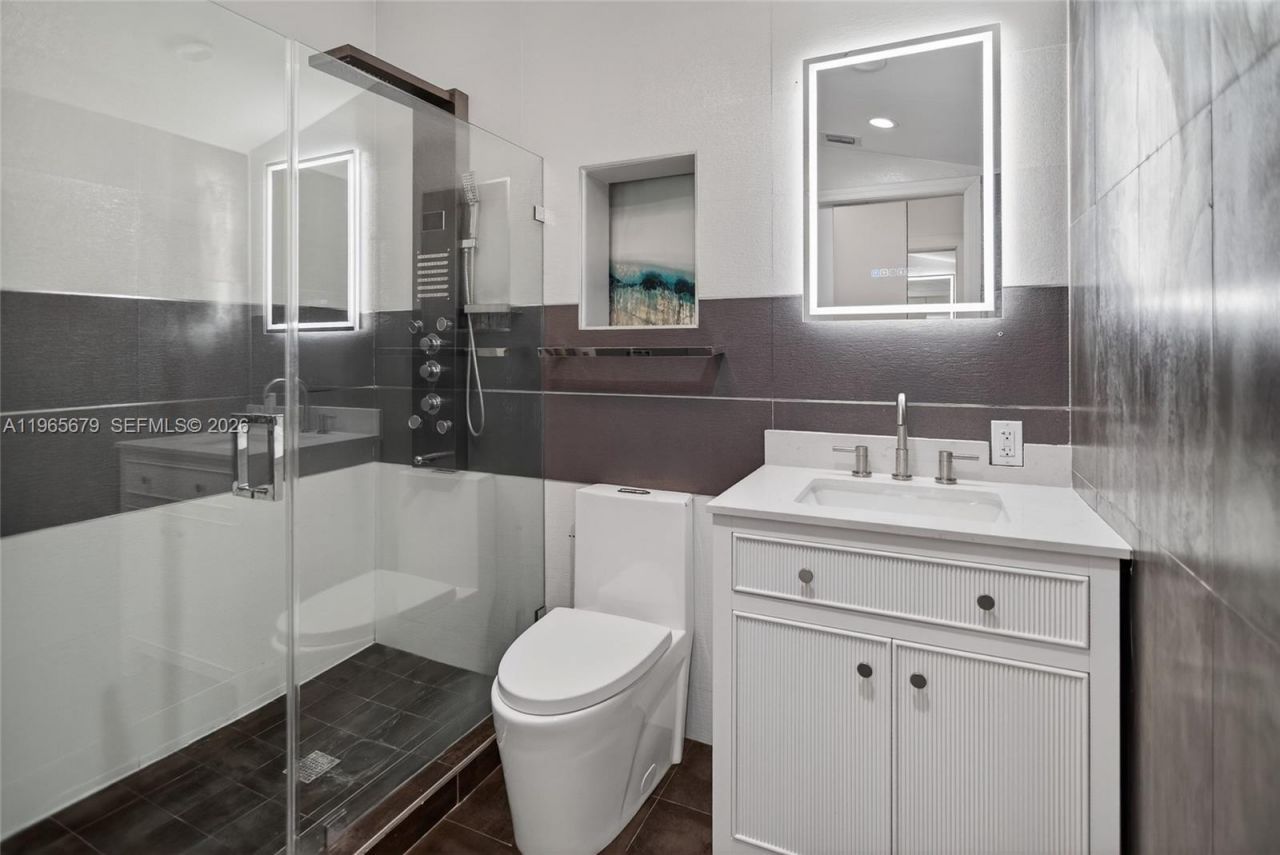 1113 N Victoria Park Rd , Fort Lauderdale, FL 33304 Photo