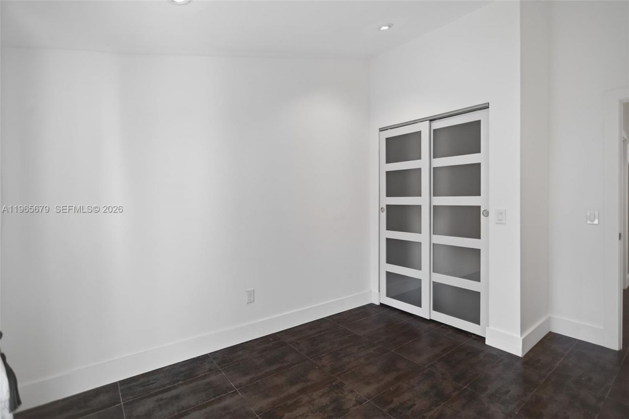 1113 N Victoria Park Rd , Fort Lauderdale, FL 33304 Photo