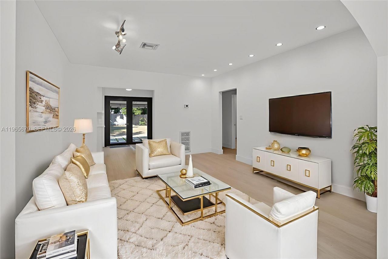 1113 N Victoria Park Rd , Fort Lauderdale, FL 33304 Photo