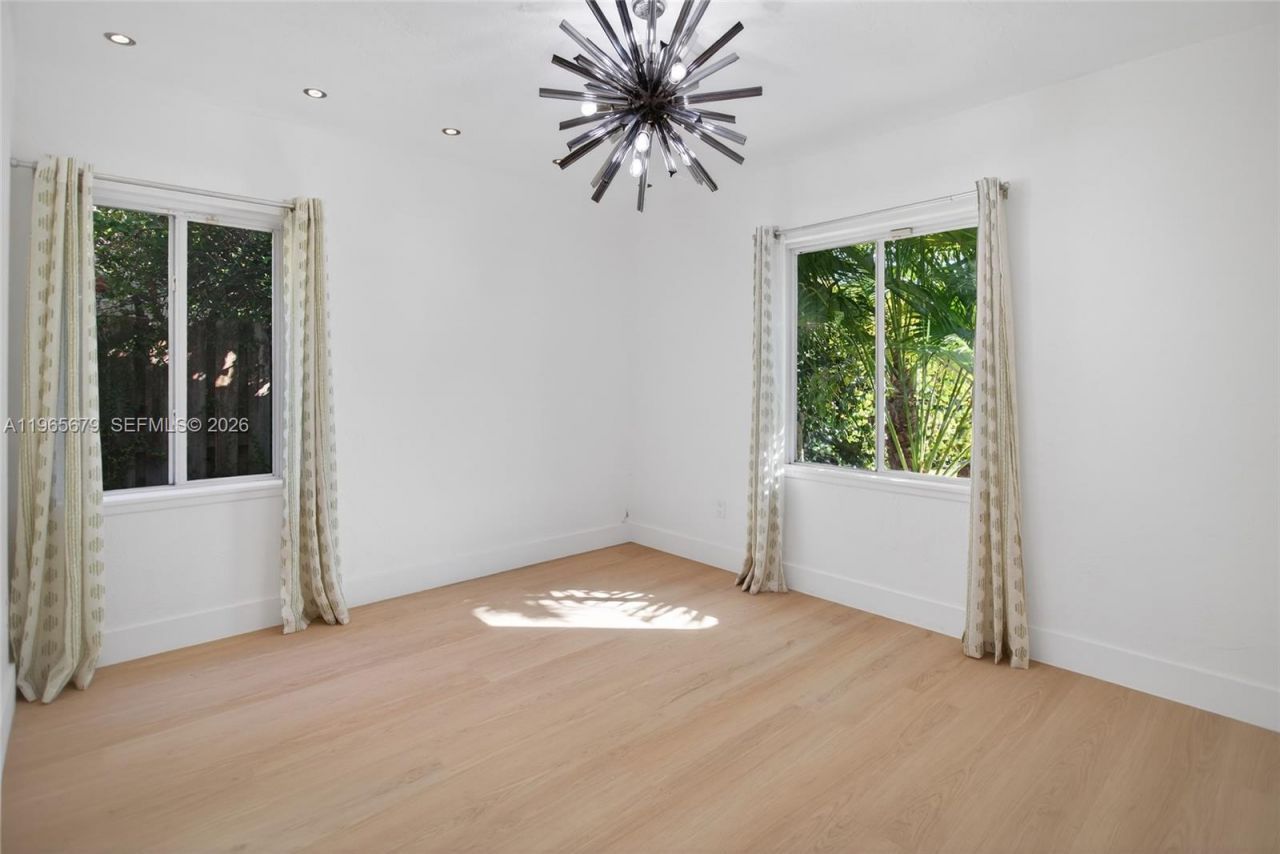 1113 N Victoria Park Rd , Fort Lauderdale, FL 33304 Photo