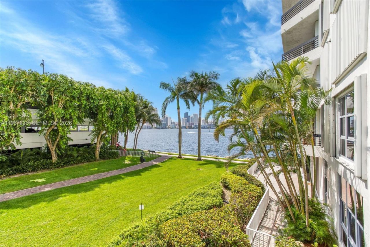 3530 Mystic Pointe Dr, Unit 2903, Aventura, FL 33180 Photo