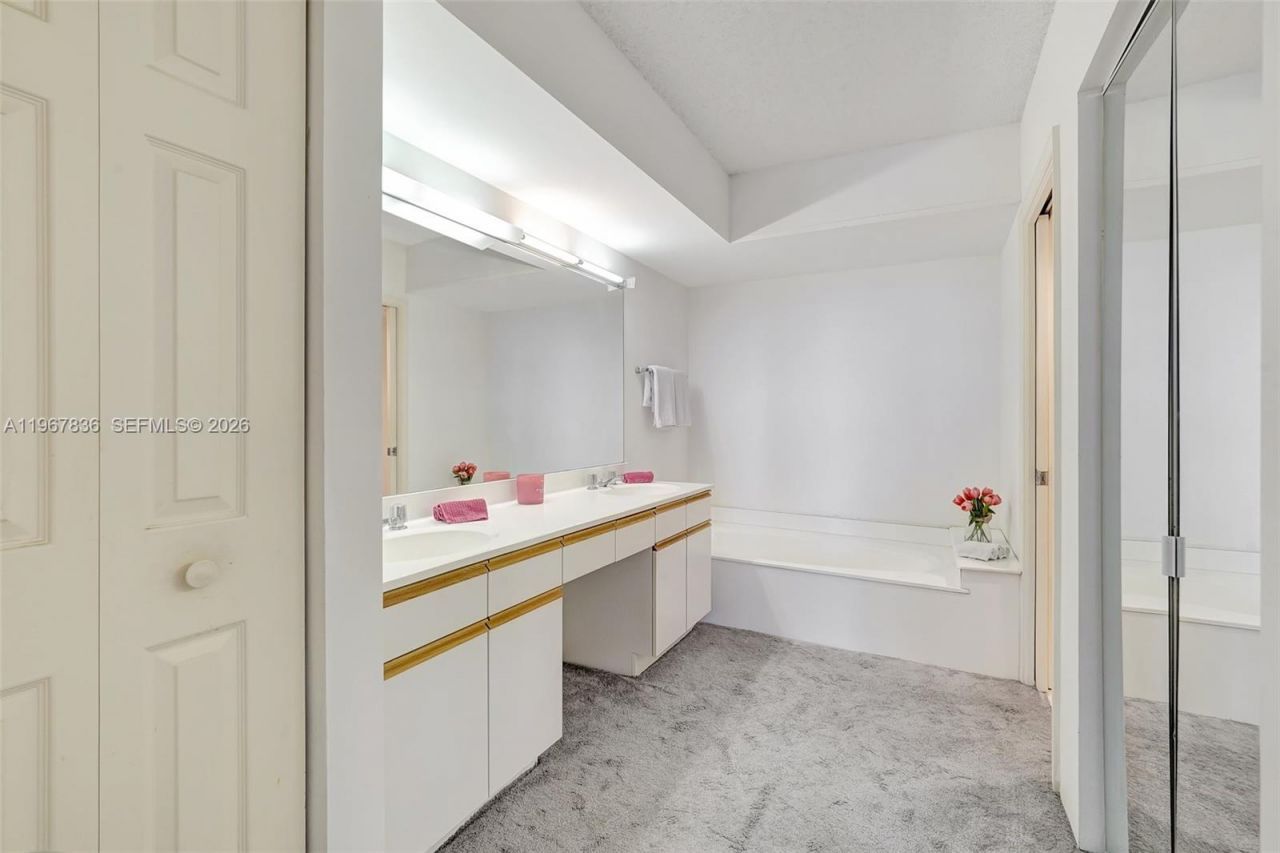 3530 Mystic Pointe Dr, Unit 2903, Aventura, FL 33180 Photo