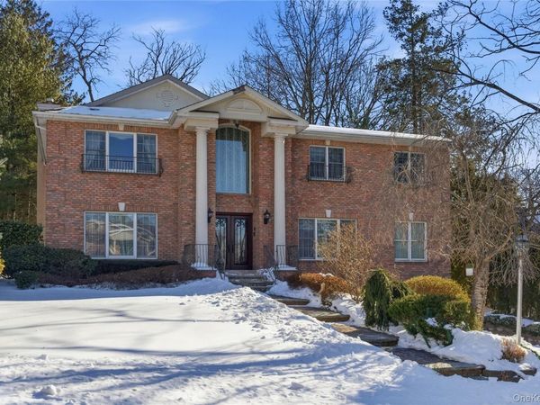 4 Peachtree Lane , Roslyn, NY 11576