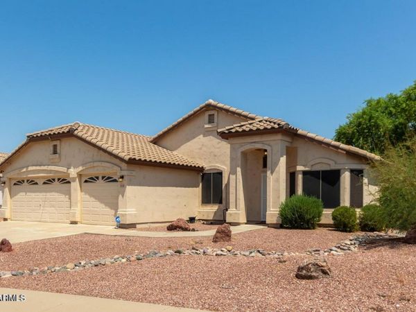 8364 W STELLA Way, Glendale, AZ 85305
