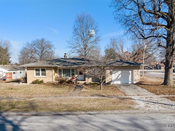 205 W Magnolia Street, Marine, IL 62061