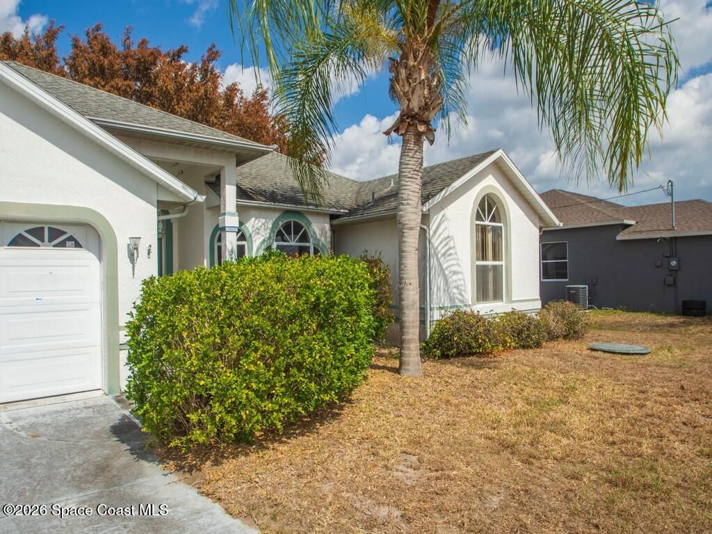 5718 NW North Macedo Boulevard , Port Saint Lucie, FL 34983 Photo