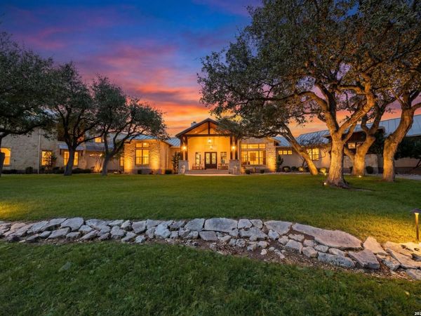 1043 Twin River, Canyon Lake, TX 78133