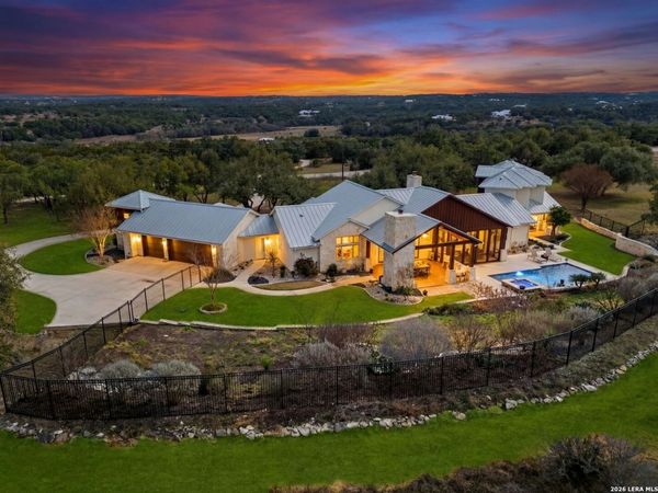 1043 Twin River, Canyon Lake, TX 78133