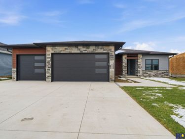 535 N 106th Street, Lincoln, NE 68527