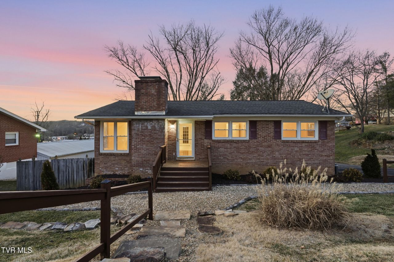 404 Merriewood Drive, Bristol, TN 37620 Main Photo