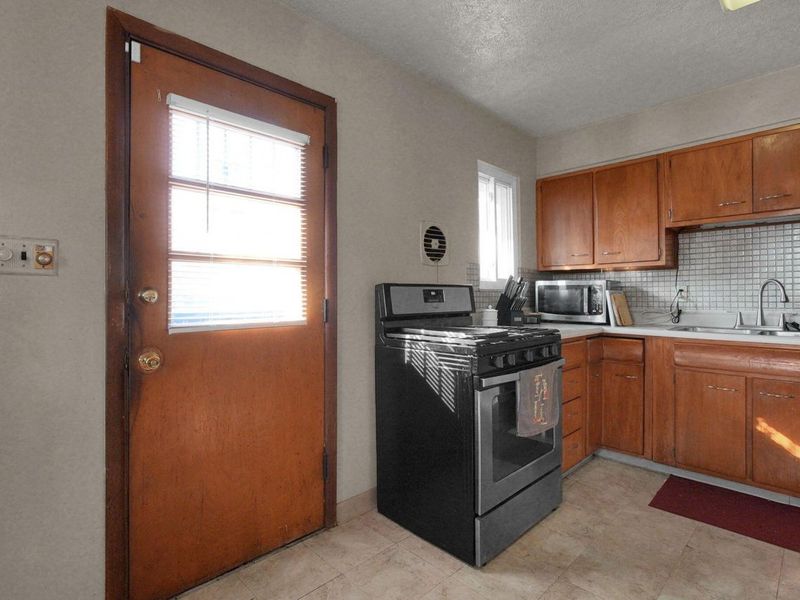 3285 Scottwood Road, Columbus, OH 43227 Photo 17