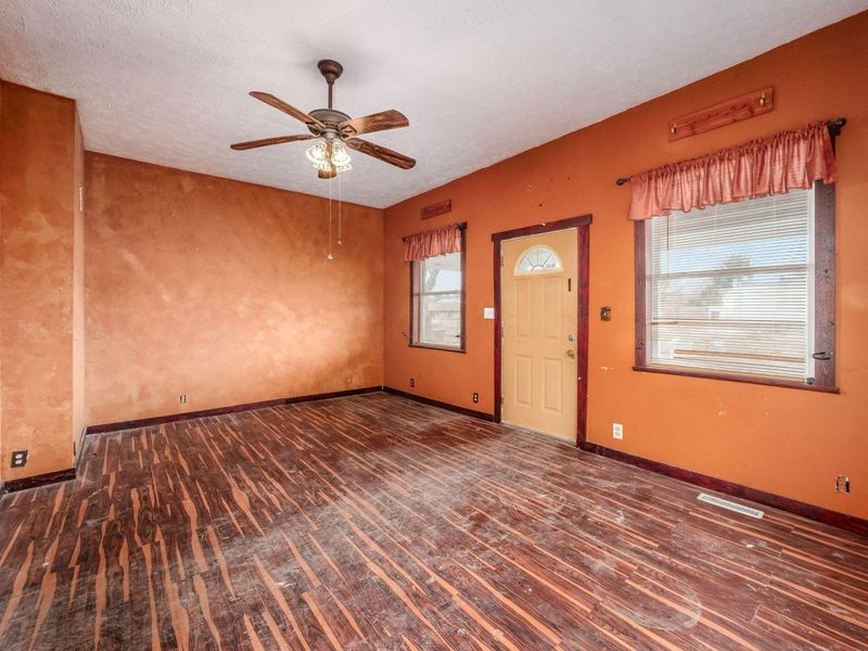 23 E Oak Street, Canal Winchester, OH 43110 Photo 9