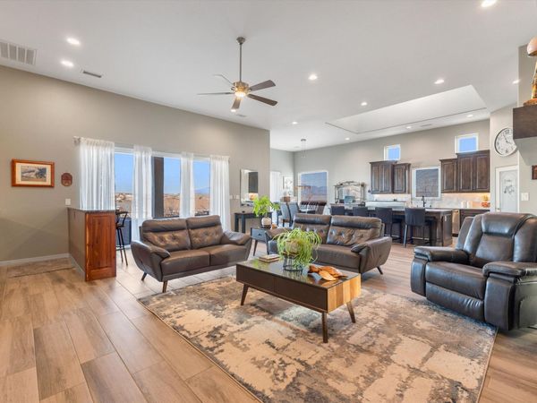 704 Gregg Road NE, Rio Rancho, NM 87124