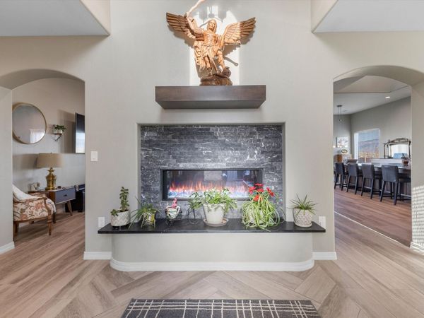 704 Gregg Road NE, Rio Rancho, NM 87124
