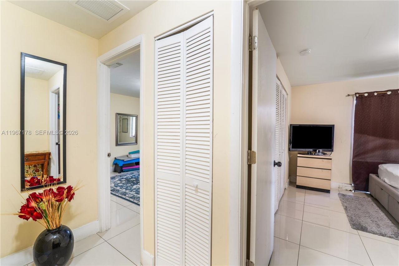 1371 NW 59th St , Miami, FL 33142 Photo