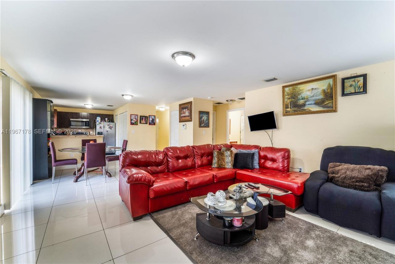 1371 NW 59th St , Miami, FL 33142 Photo