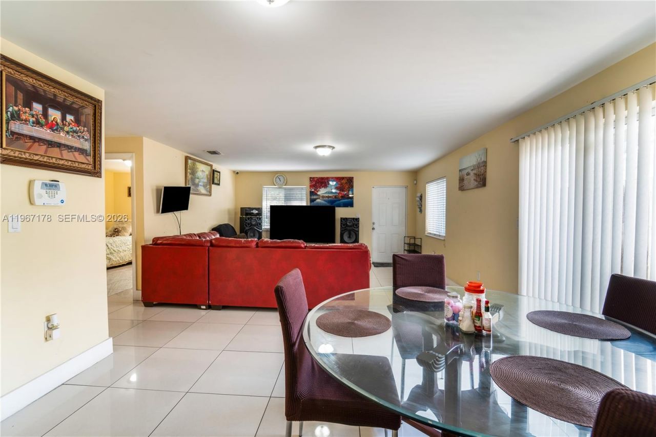 1371 NW 59th St , Miami, FL 33142 Photo