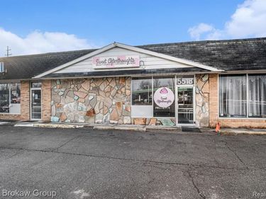 5518 E Atherton Road , Burton, MI 48519