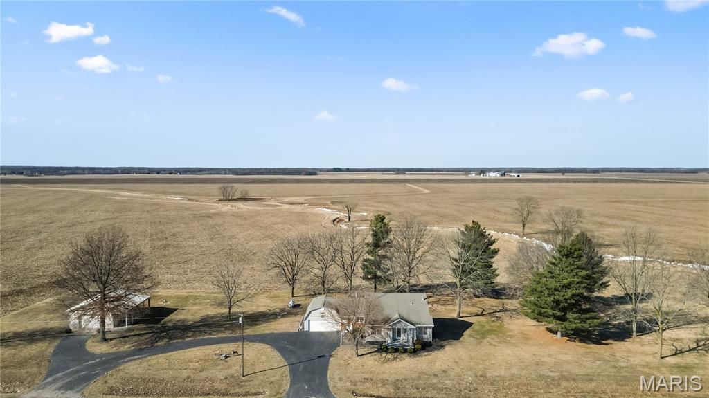 17251 Illinois Route 127, Butler, IL 62015 Main Photo