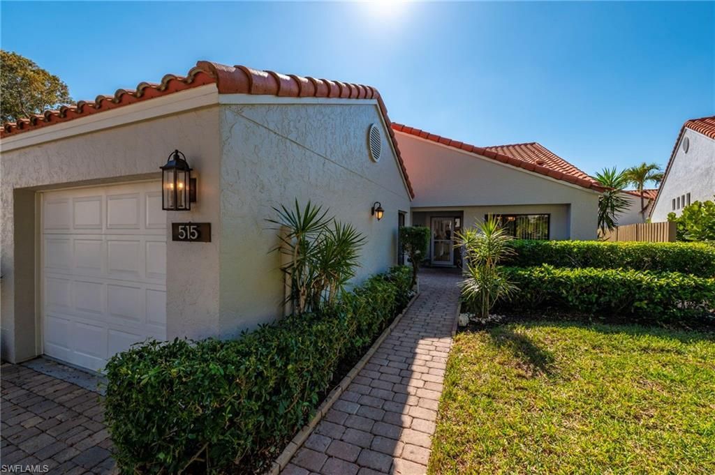 515 Beachwalk Cir, Naples, FL 34108 Photo