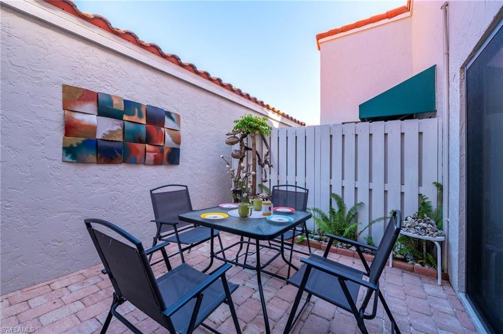 515 Beachwalk Cir, Naples, FL 34108 Photo