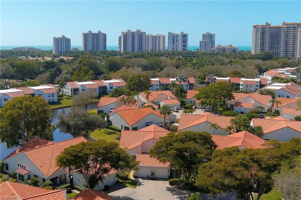 515 Beachwalk Cir, Naples, FL 34108 Photo