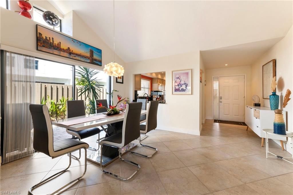 515 Beachwalk Cir, Naples, FL 34108 Photo