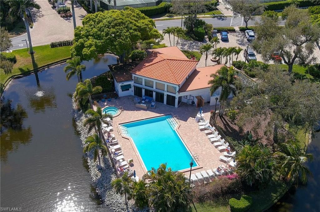 515 Beachwalk Cir, Naples, FL 34108 Photo