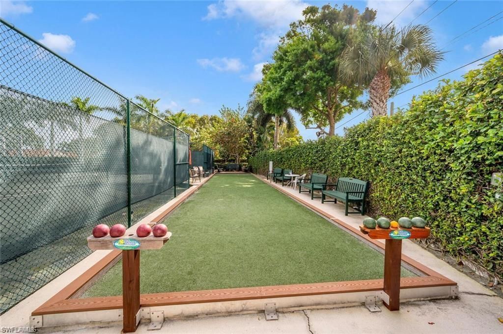 515 Beachwalk Cir, Naples, FL 34108 Photo
