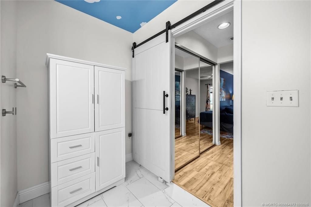 933 NE Sandalwood Place, Jensen Beach, FL 34957 Photo