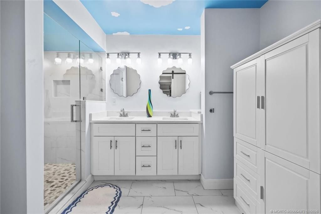 933 NE Sandalwood Place, Jensen Beach, FL 34957 Photo