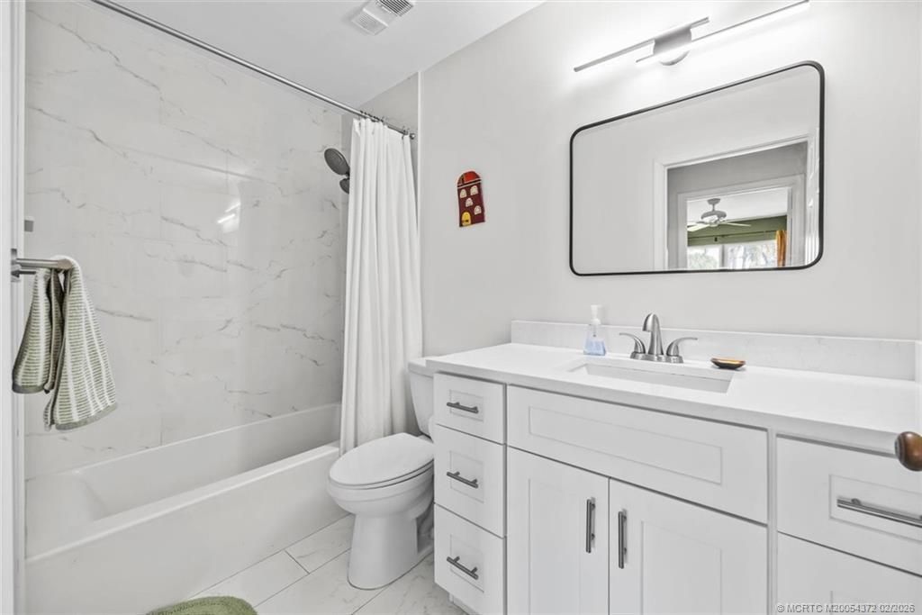 933 NE Sandalwood Place, Jensen Beach, FL 34957 Photo