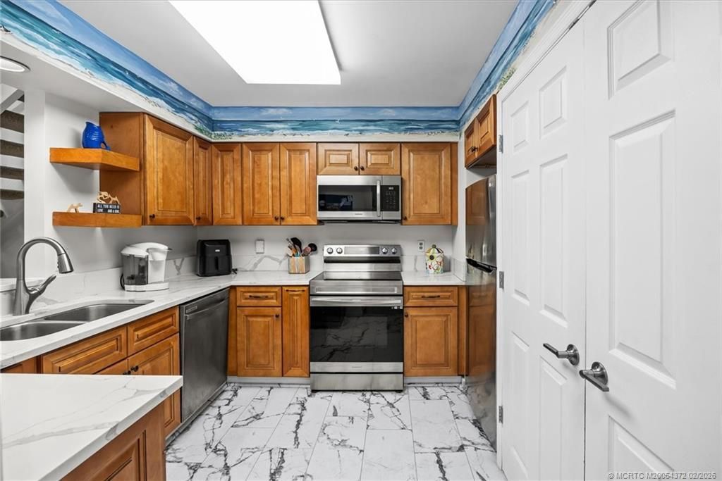 933 NE Sandalwood Place, Jensen Beach, FL 34957 Photo