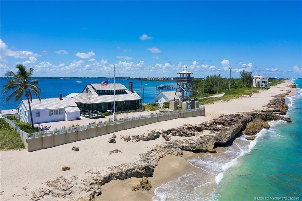 933 NE Sandalwood Place, Jensen Beach, FL 34957 Photo