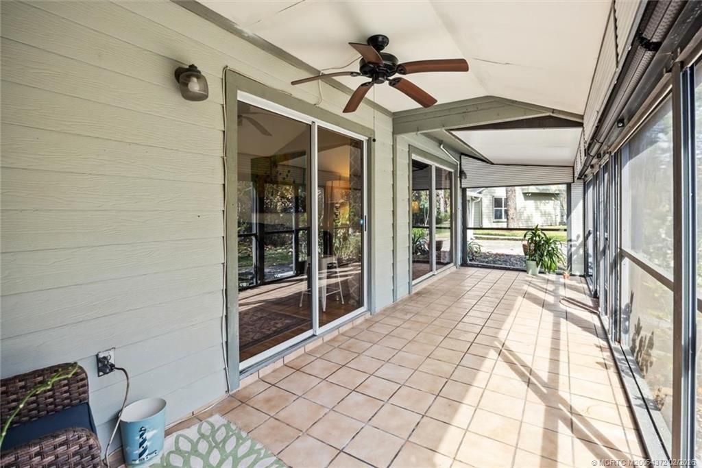 933 NE Sandalwood Place, Jensen Beach, FL 34957 Photo