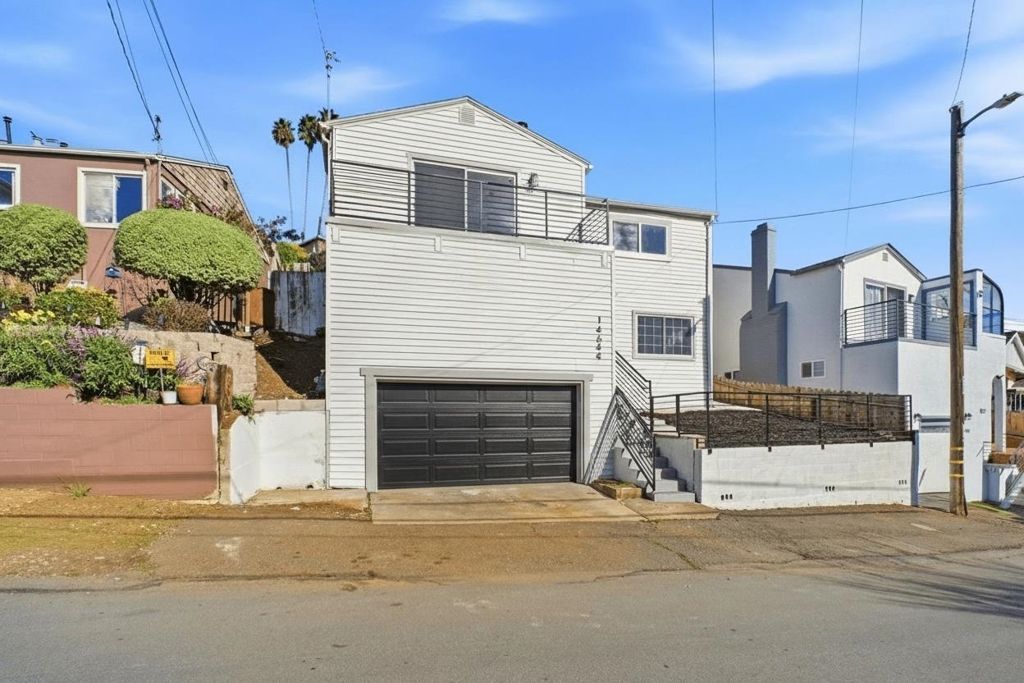 14644 14644 Saturn Dr, San Leandro, CA 94578 Main Photo