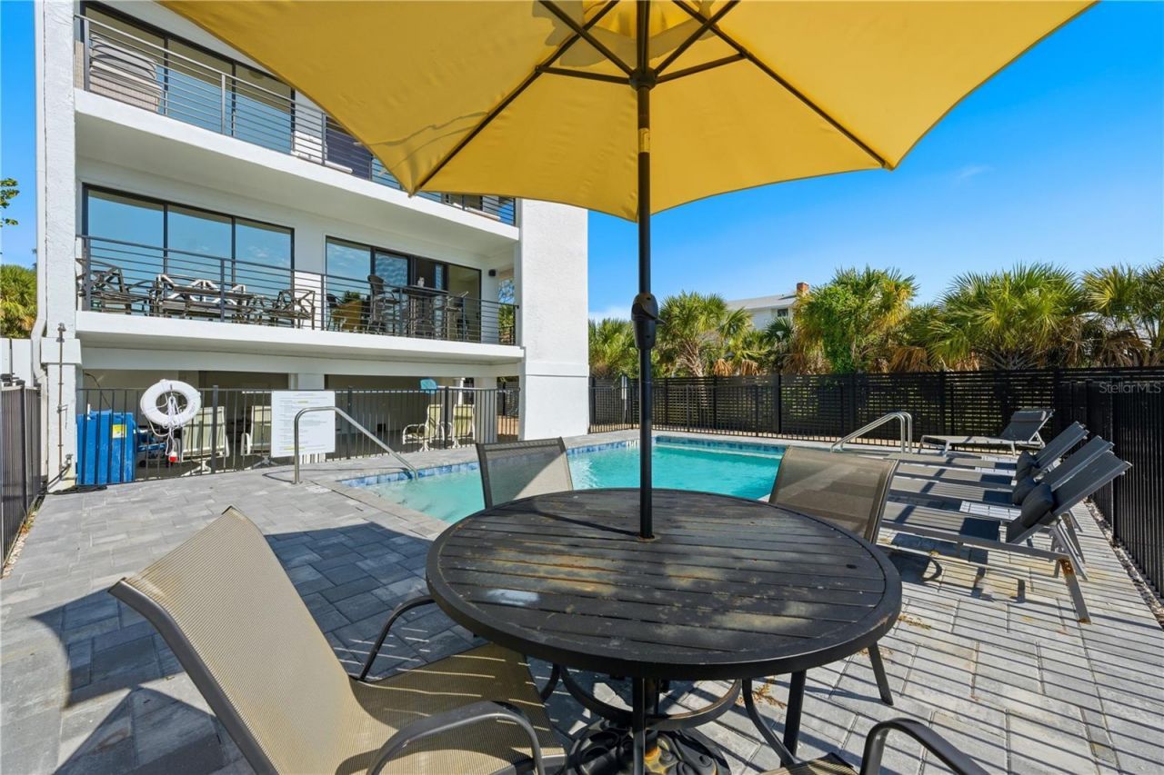 450 Beach Road, Unit 3, Sarasota, FL 34242 Photo